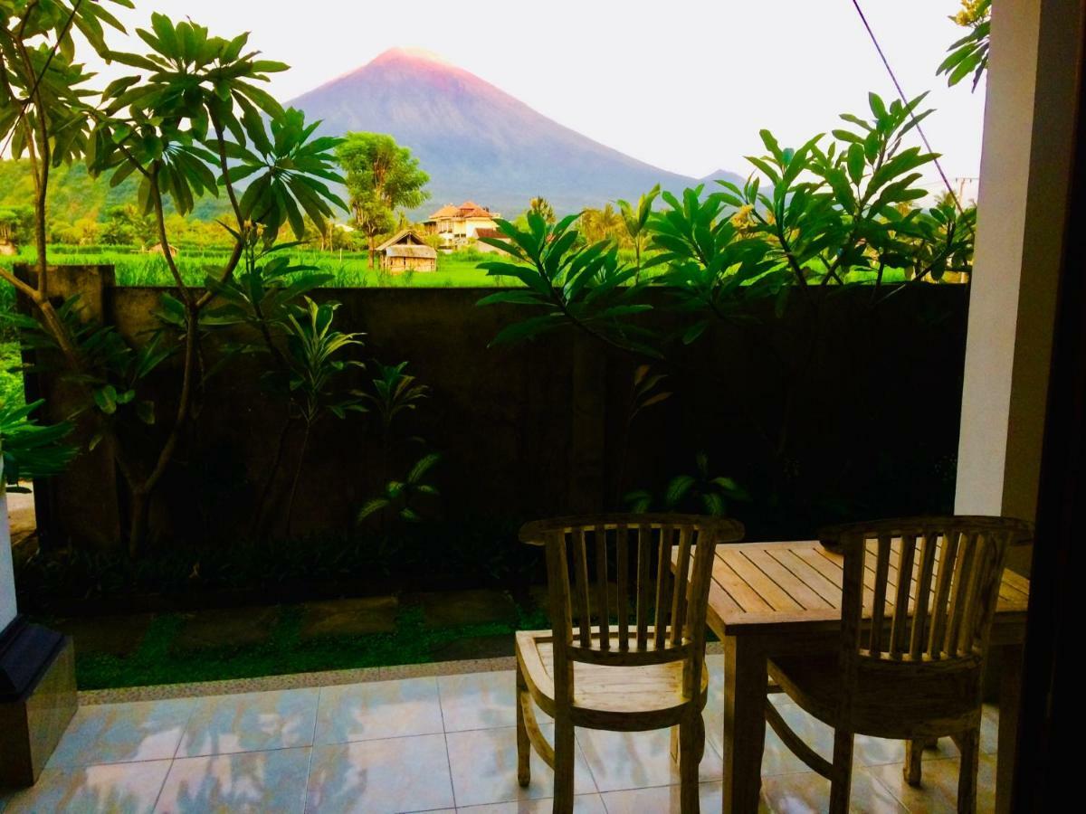 D'Uma Amed Homestay Exterior foto